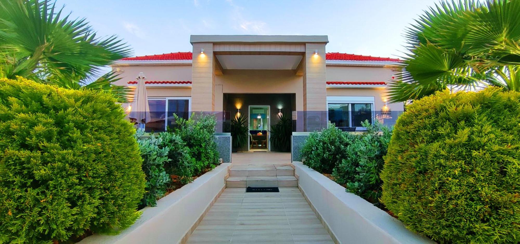 Luxury Villa Eva-Mari With Jacuzzi, 50M From The Beach Сталос Экстерьер фото