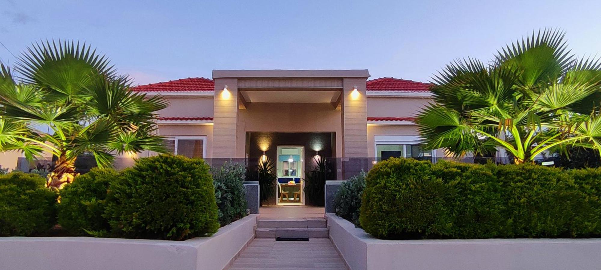Luxury Villa Eva-Mari With Jacuzzi, 50M From The Beach Сталос Экстерьер фото