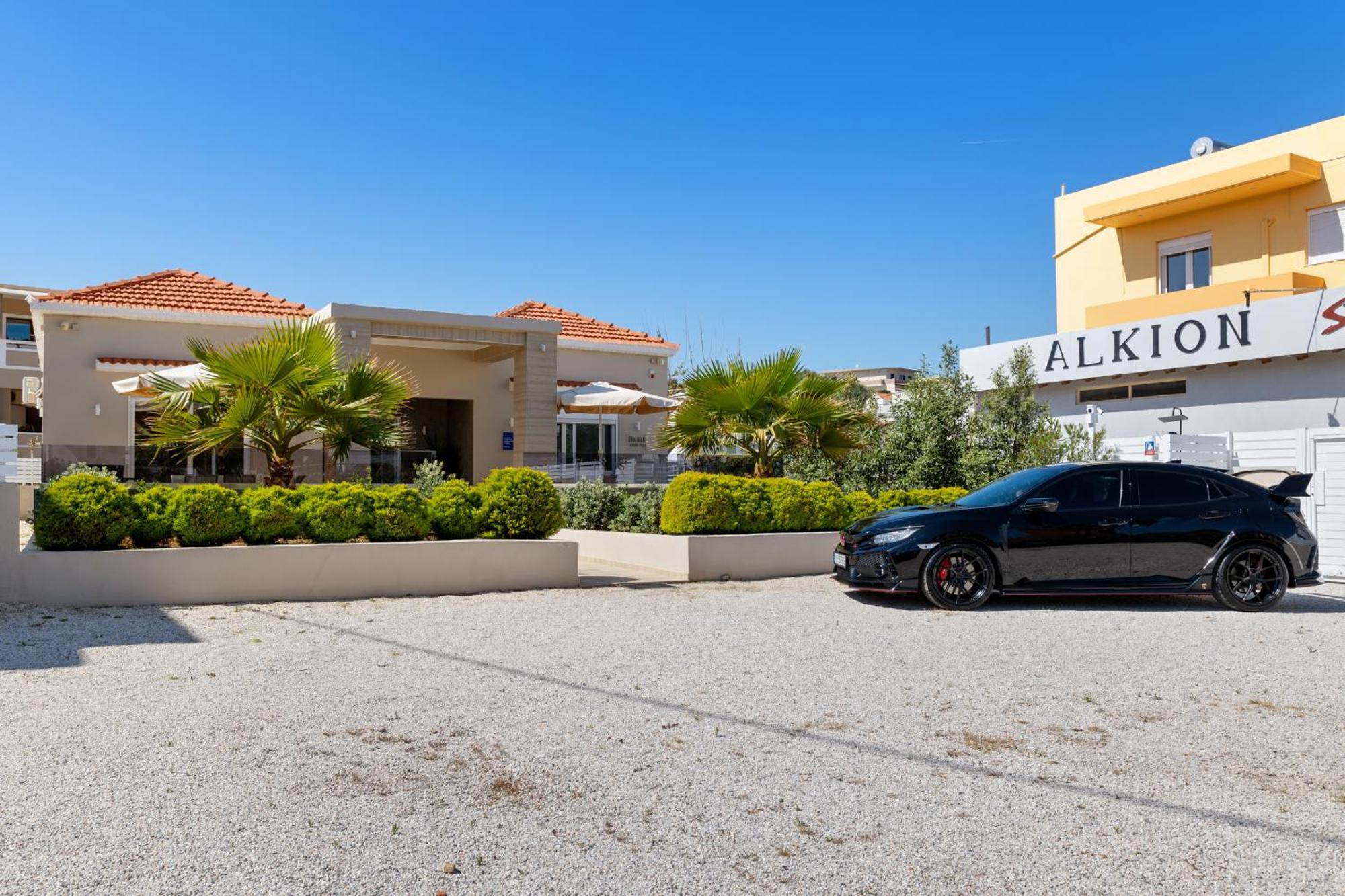 Luxury Villa Eva-Mari With Jacuzzi, 50M From The Beach Сталос Экстерьер фото
